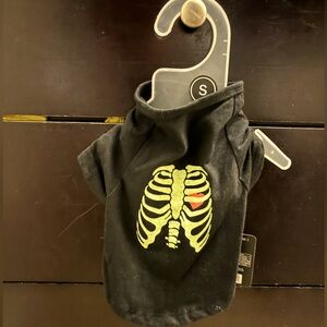Small doggy shirt skeleton Ron cage with pinkish heart